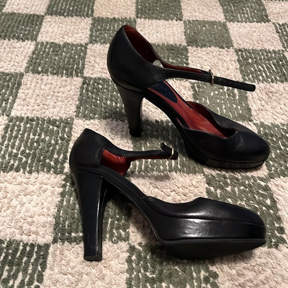 Marc Jacobs Women's Black Courts - Picture 3 of 6